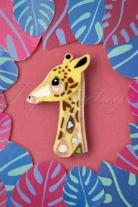 The Genteel Giraffe Brooch