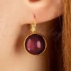 60s Goldplated Dot Earrings In Aubergine 2 60s Goldplated Dot Earrings In Aubergine -King Louie Shop 224536 Urban Hippies 44361 Goldplated Dot Earrings Aubergine20220801 001W category