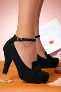 20s Angie Aveline Suede Pumps In Black