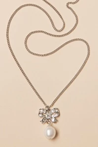 Freshwater Pearl And Bow Necklace In Silver