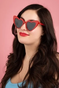 50s Cat Eye Heart Shades In Lipstick Red
