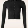 50s Nyla Cropped Cardigan In Black 2 50s Nyla Cropped Cardigan In Black -King Louie Shop 242960 Mak Sweater 32366 Cardigan Crop Black 10162019 003 W category