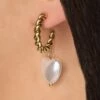 Lovely Pearl Earrings In Gold -King Louie Shop 245052 Day and Eve 48724 Earrings Lovely Pearl Heart 230804 503W category