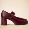 Peonie Mary Jane Pumps In Burgundy -King Louie Shop 245306 MizMooz 47880 Shoes Peonie TV Bordeaux 20230707 408W category