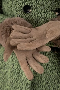 Elodie Gloves In Camel 5 Elodie Gloves In Camel - Image 3