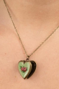 Locket Flower Love Necklace In Green